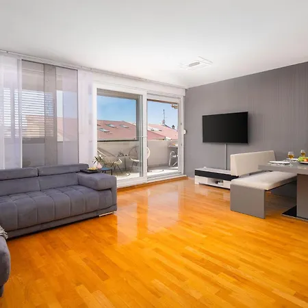 Apartment Comfortable Penthouse - Sita *