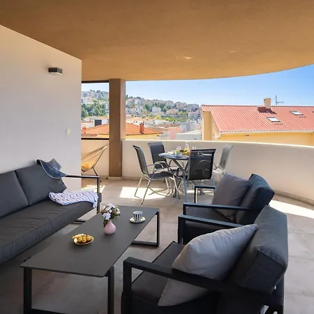 Apartment Comfortable Penthouse - Sita