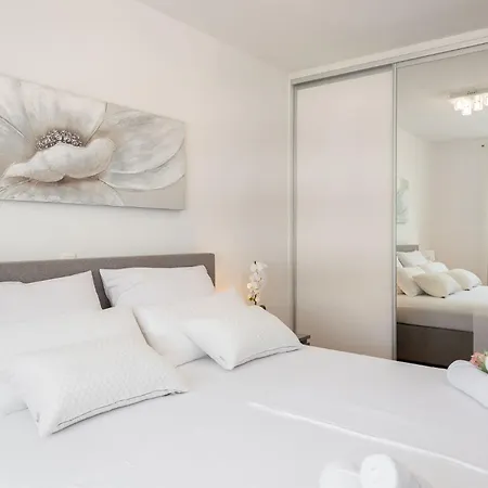 Apartment Comfortable Penthouse - Sita *